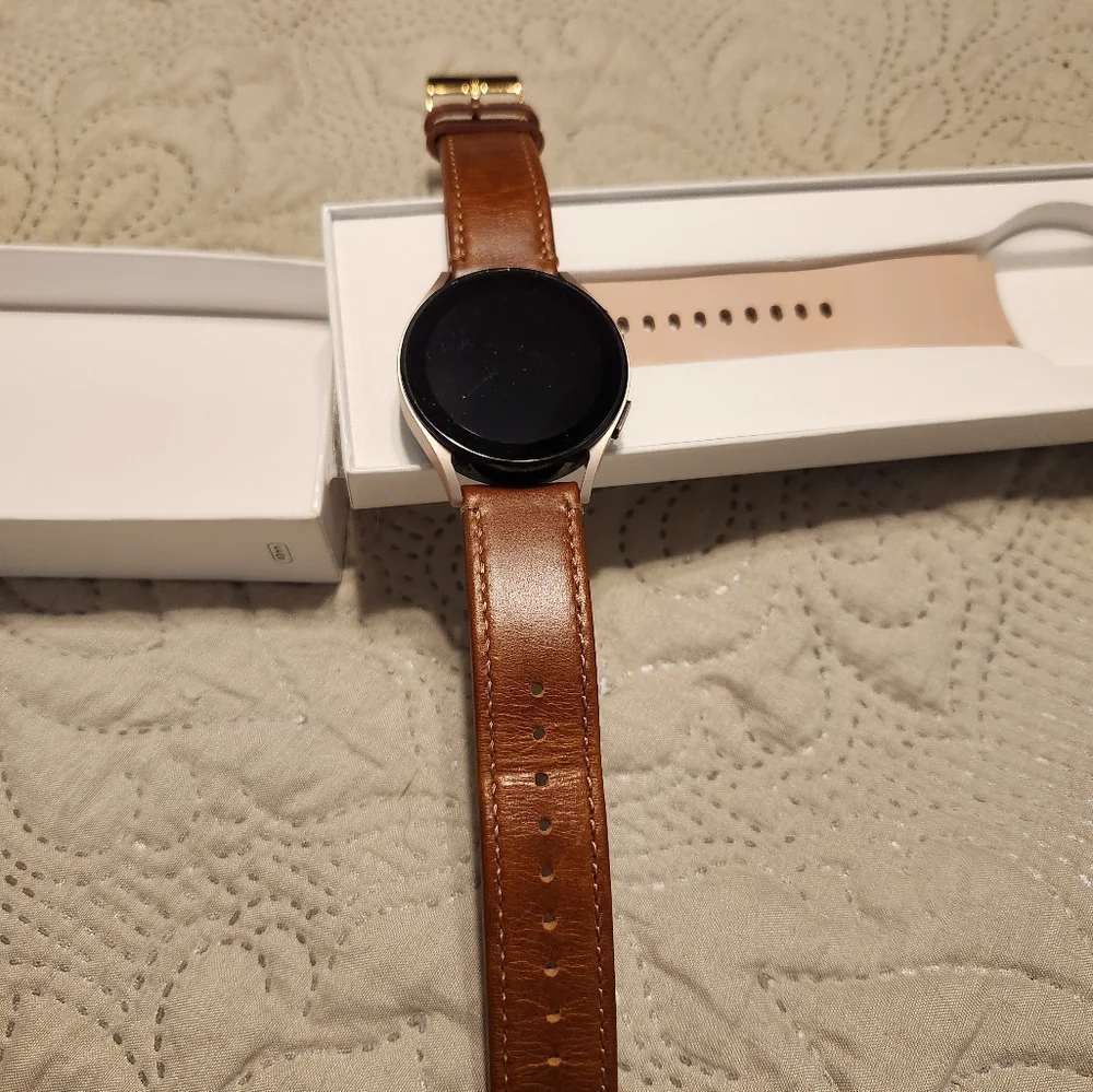 Samsung Galaxy 4 Smartwatch complete.